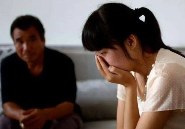 甘肃丈夫怕染新冠不愿接回妻子被诉离婚，法院对此是如何判决的？