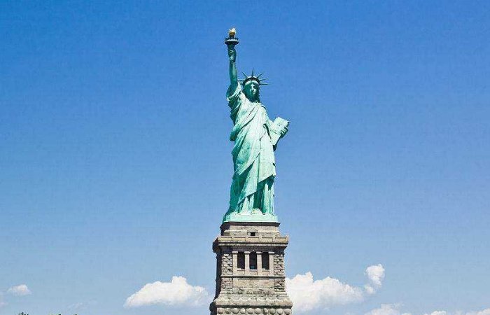加拿大和美国的标志性建筑物分别是什么?