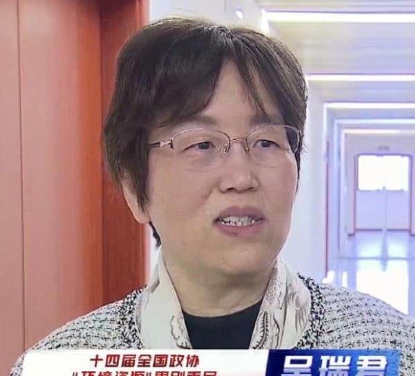 委员建议重点关注想生不敢生群体