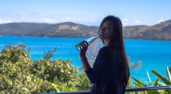 高颜值女主播汤秋儿,曾经是男球迷的福利,现在依然美到冒泡