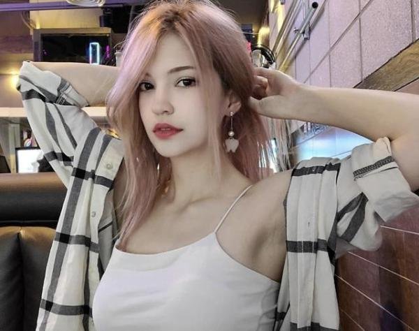 季中赛IW战队耍美人计?替补女中单颜值超高!网友:这谁顶得住啊