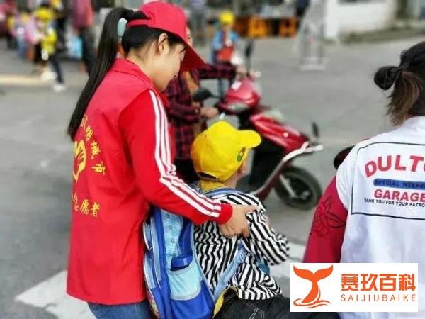 家长吐槽被学校要求下午到校值班,家委会:只有1个小时,应配合