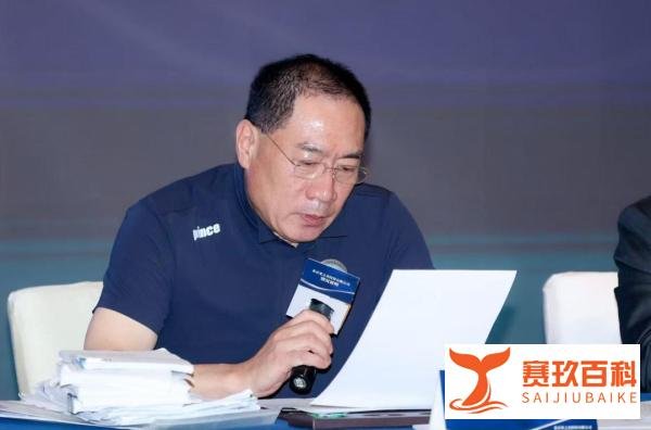 亚之杰李军曝被陈红掏空资产,携两包证据开记者会讨说法