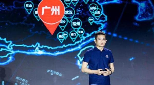 百度Apollo第二代无人小巴发布!全车共升级155处,还配备了AR车窗