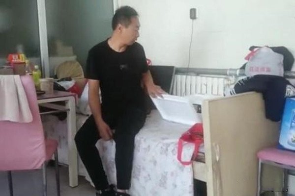 男子在平台网购孔雀蛋孵出鸭子，事件的发生是怎么回事？