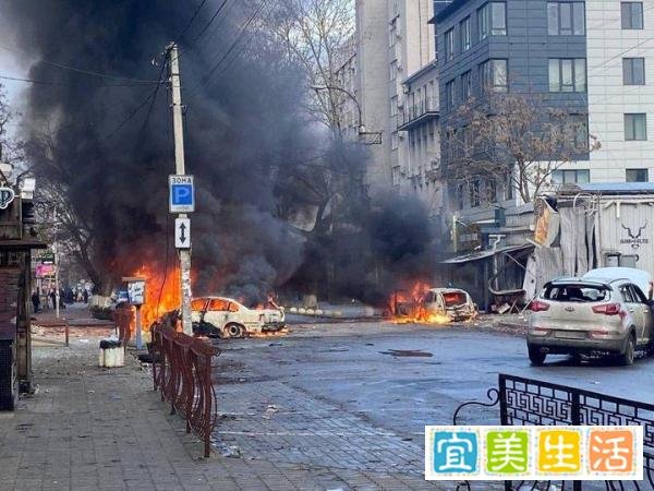 美俄两国首脑隔空喊话,前面打拳,后面踢脚,乌克兰夹中间很苦恼