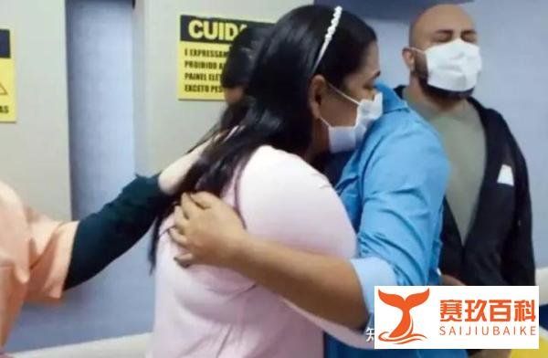 头连双胞胎被成功分离！为了这场手术，百名医生戴VR练了数月！