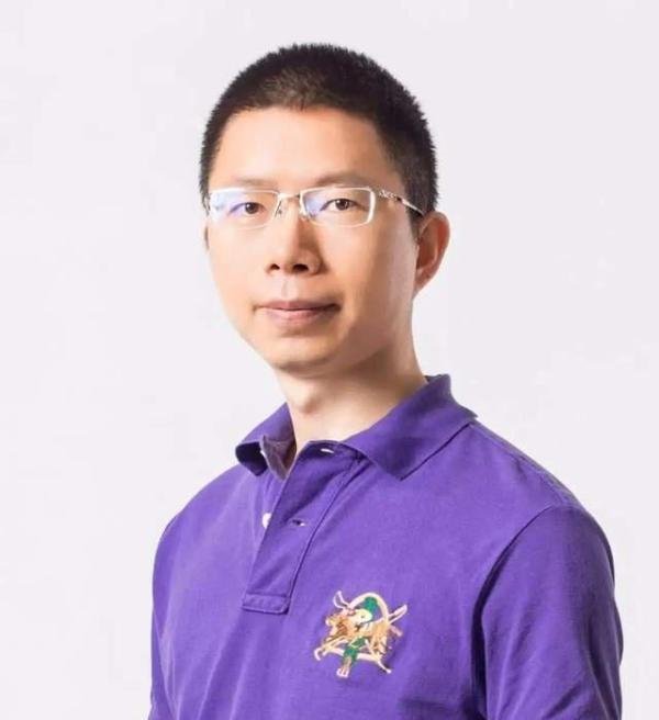 浙江温州“80后黑马”：22岁白手创业，7年完成IPO敲钟，身价75亿
