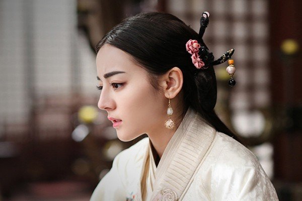 《丽姬传》中公孙丽是秦始皇最爱的女子，历史上真有这位让秦始皇痴迷的人吗？