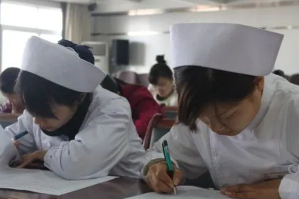 护师资格考试2023年考试时间