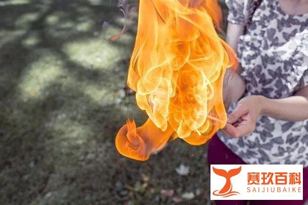 赌王何鸿燊住院，每天花86万：钱，有时候真的能换命！