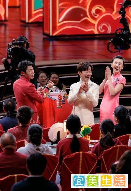 何炅工作室发布六张双北合照，网友热议：这对CP太甜了！