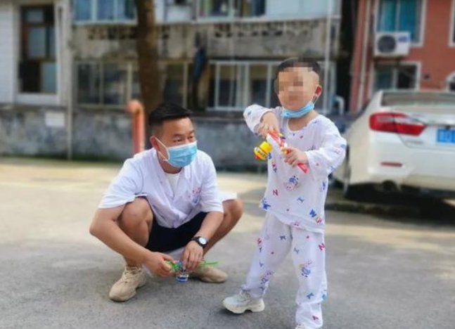 贵州28楼坠楼男童康复出院是怎么回事？
