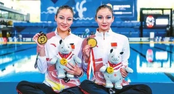 傻傻分不清楚？“最美花样游泳双胞胎”蒋文文蒋婷婷了解一下~