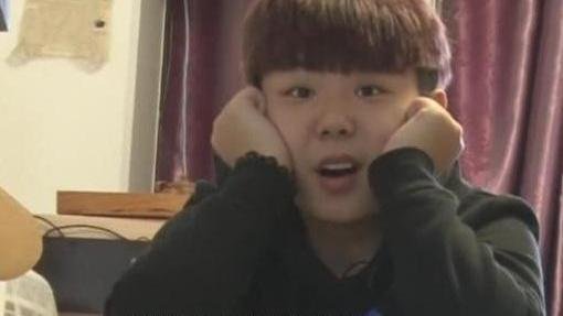 她是变形记的富家女,一双鞋大几万,一边买鞋一边丢,后来怎么样?