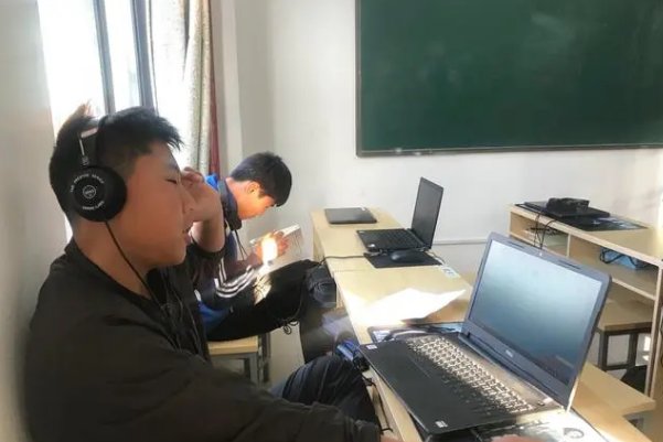 遗留的,剩余的英文单词