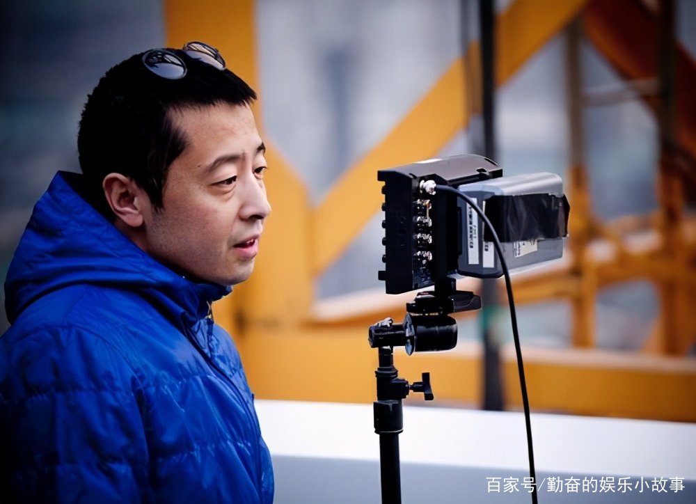 抛弃结婚10年的前妻朱炯,贾樟柯为何娶了小8岁的赵涛?