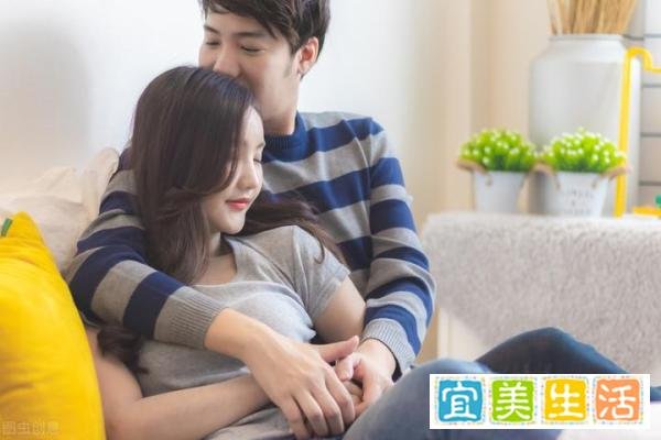 浙江38岁新娘再婚，14岁儿子抱着她出嫁，真是幸福温暖的画面
