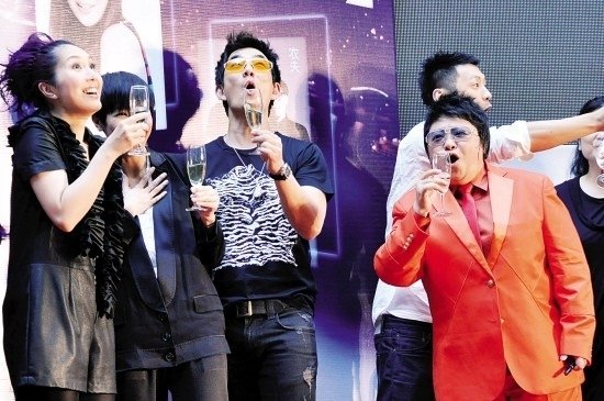 2010东亚群星演唱会的介绍