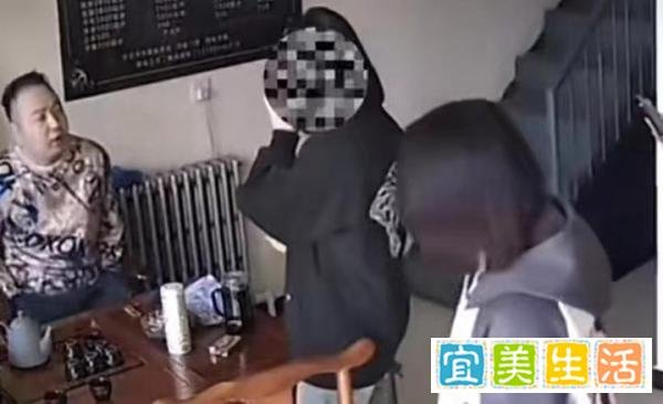 3名16岁女生欲文身遭工作人员拒绝
