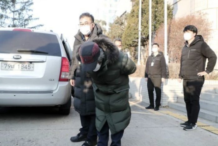 关于被房东驱赶赵斗淳妻子拒绝搬家一事,你有何看法?