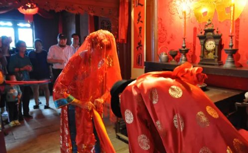 结婚时的拜堂程序