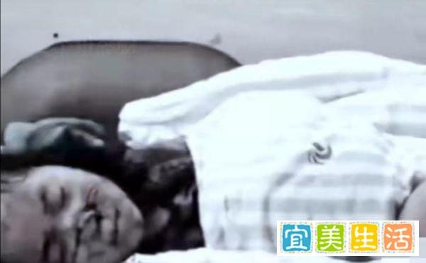 飞来横祸！五岁的双胞胎姐妹在家中被砍断脚筋，姐姐脸部被毁，行凶之人意想不到！