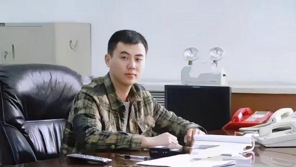 90后小伙喜提“小棉袄”，半年变化大被认成爷爷，网友:挺秃然的