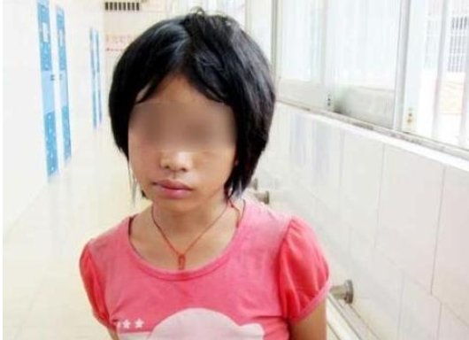 9岁孤女成老赖，养母发声说了什么？