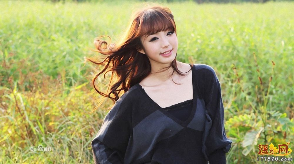 这张图片是哪个美女，知道的说下她加什么名字，他的其他照片也跟我推荐一下。