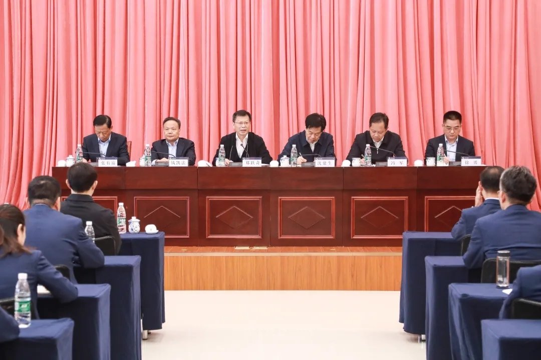 东部机场集团董事长冯军被免职,被免职的原因是什么?