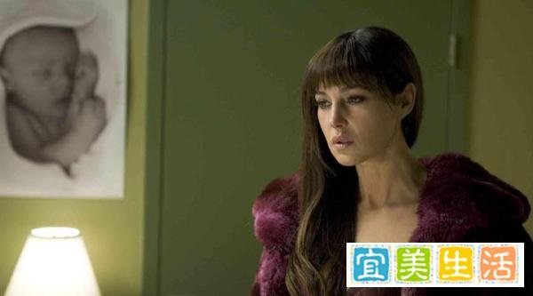 女神莫妮卡·贝鲁奇不止有西西里的美丽传说，这部爽片你看过吗？