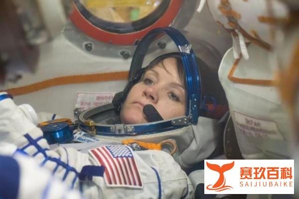 NASA女航天员 外太空 盗前女友账户?本人回应
