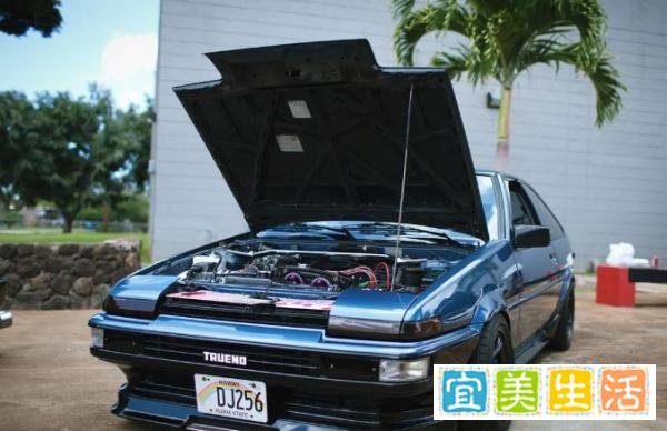 火了!玛莎拉蒂全身贴“LV”标,交警:我不管它是什么都要拿下来!