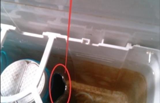 老式马桶的排水阀怎样拆卸?有图片