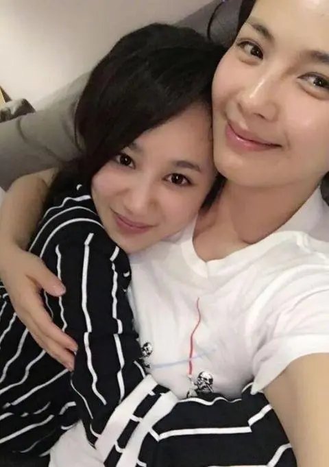 刘涛晒照为杨紫庆生：愿你笑容甜甜梦想圆圆，怎样评价二人的友谊？