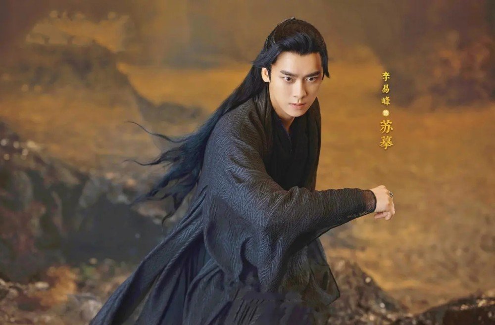 镜双城最后苏摩和谁在一起