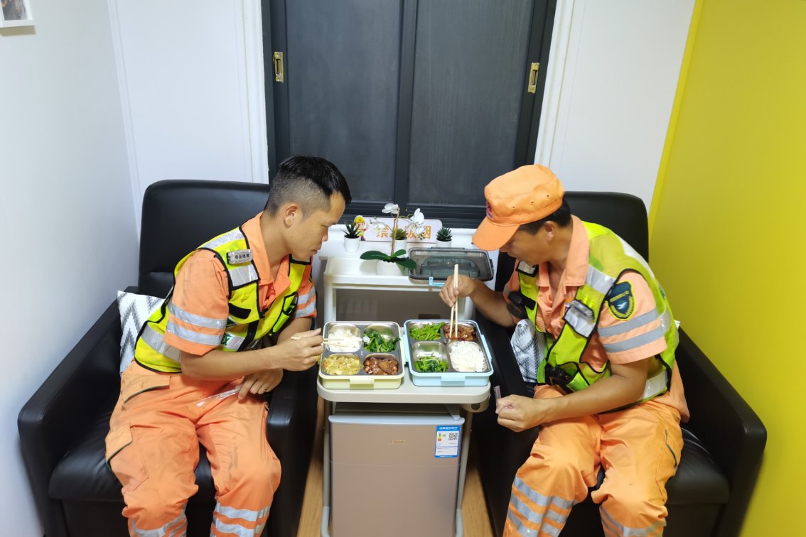 草行露宿什么意思