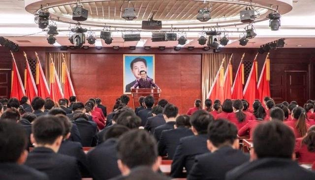 文峰负责人称跳迪斯科是为活跃气氛,你如何看待这个说法?
