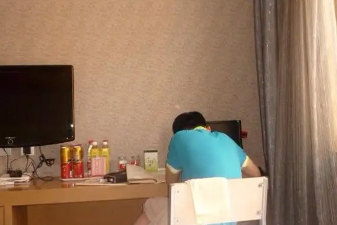 高考前夜考场附近的宾馆