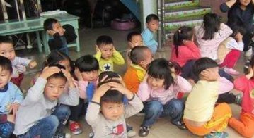 四川地震瞬间女幼师冲回屋救人,当时的情况有多紧急?