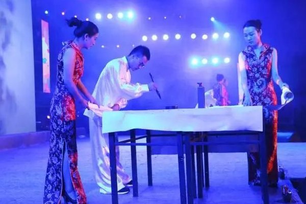 笔底生花是什么意思啊