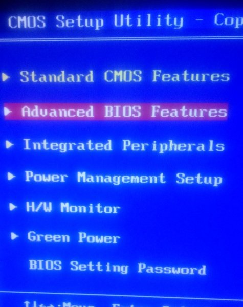 电脑开机时出现no bootable device press any key to restart怎么办？