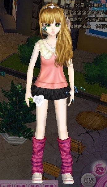 QQ炫舞女生服装求搭配、要漂亮的、我会及时采纳、发型、上衣、下衣、名字发下、或者直接发图也可以、！！