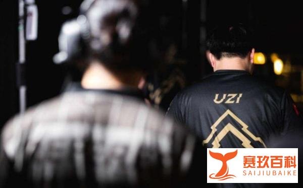 “亿万负翁”莉哥疑似被包养 出狱当天被土豪接走牌面十足