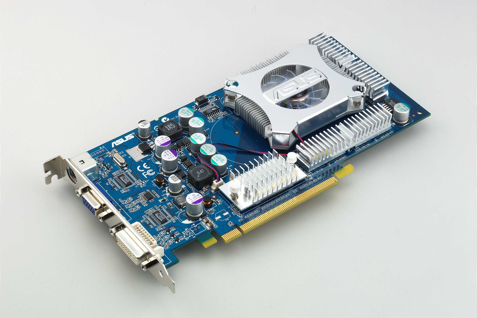 显卡的GDDR5是什么？