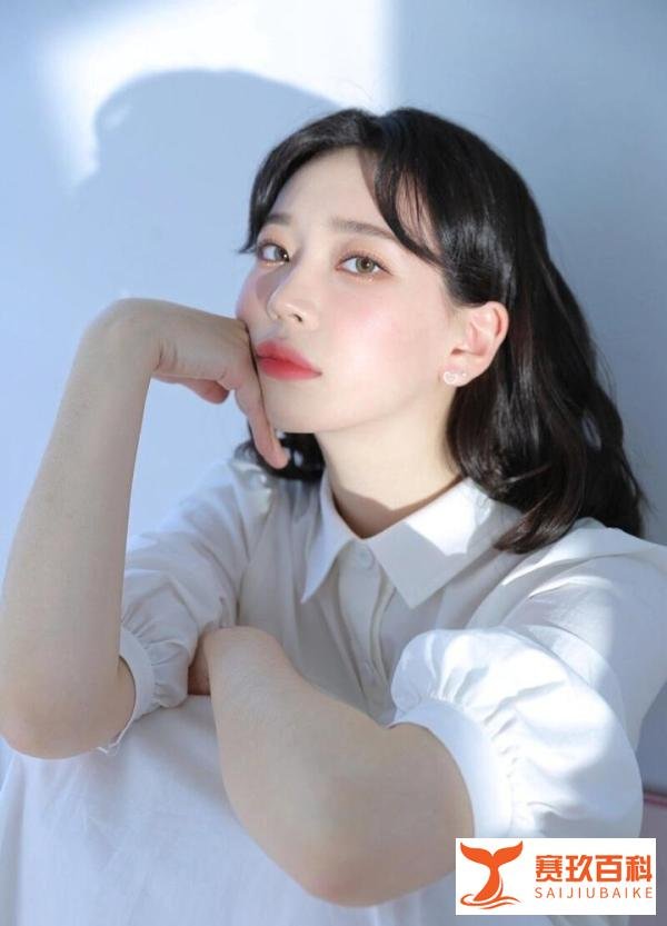 韩国歌手金娜熙于11月8日去世,年仅24岁