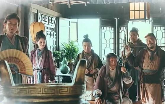 郭靖武功卓绝，共有几位师父？