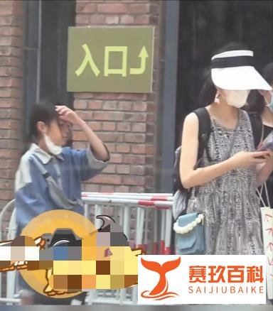 韩寒九岁女儿罕见曝光，与小时候长相完全不同，高颜值遗传了父母