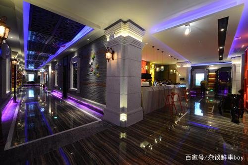 很多量贩式ktv为什么现场买票的价格和美团的价格差很多?